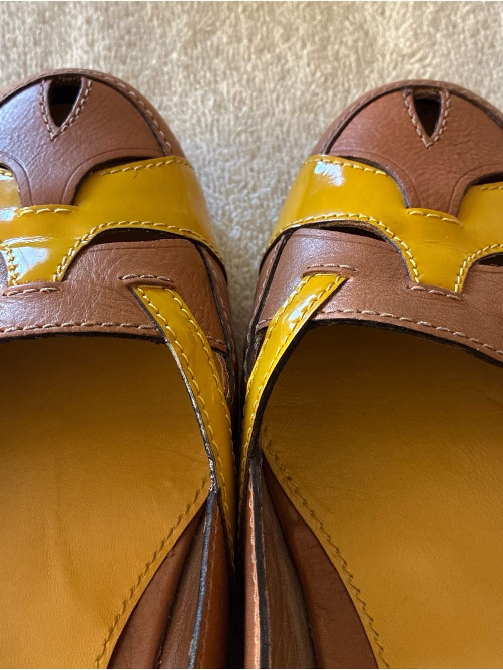 VNTG PRADA Two-Tone Leather Ballet Flats Yellow Tan Cutout Ballerina Sz 10US/40E - Picture 7 of 7